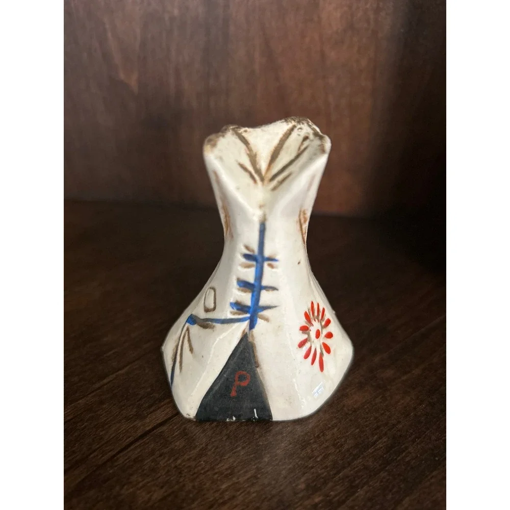 Vintage‎ teepees salt/pepper shakers